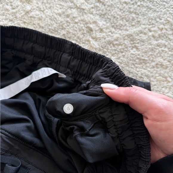 Lululemon Hotty Hot Shorts 4” Black - Picture 4 of 5